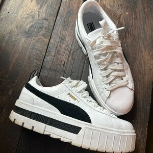PUMA Men's White and Black platform Sneakers